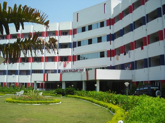 Larica Holiday Inn